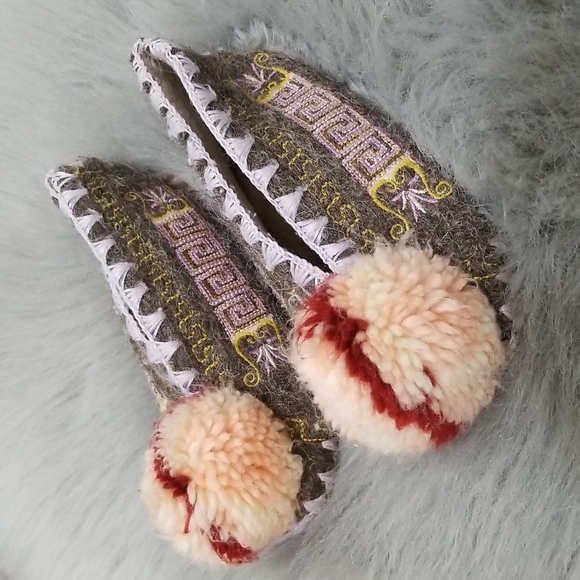 Authentic Greek slippers - Picture 1 of 4